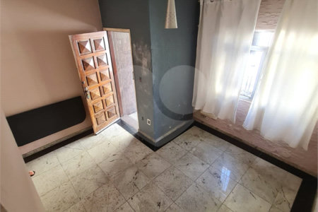 Sobrado à venda com 3 quartos em Água Fria, São Paulo, SP