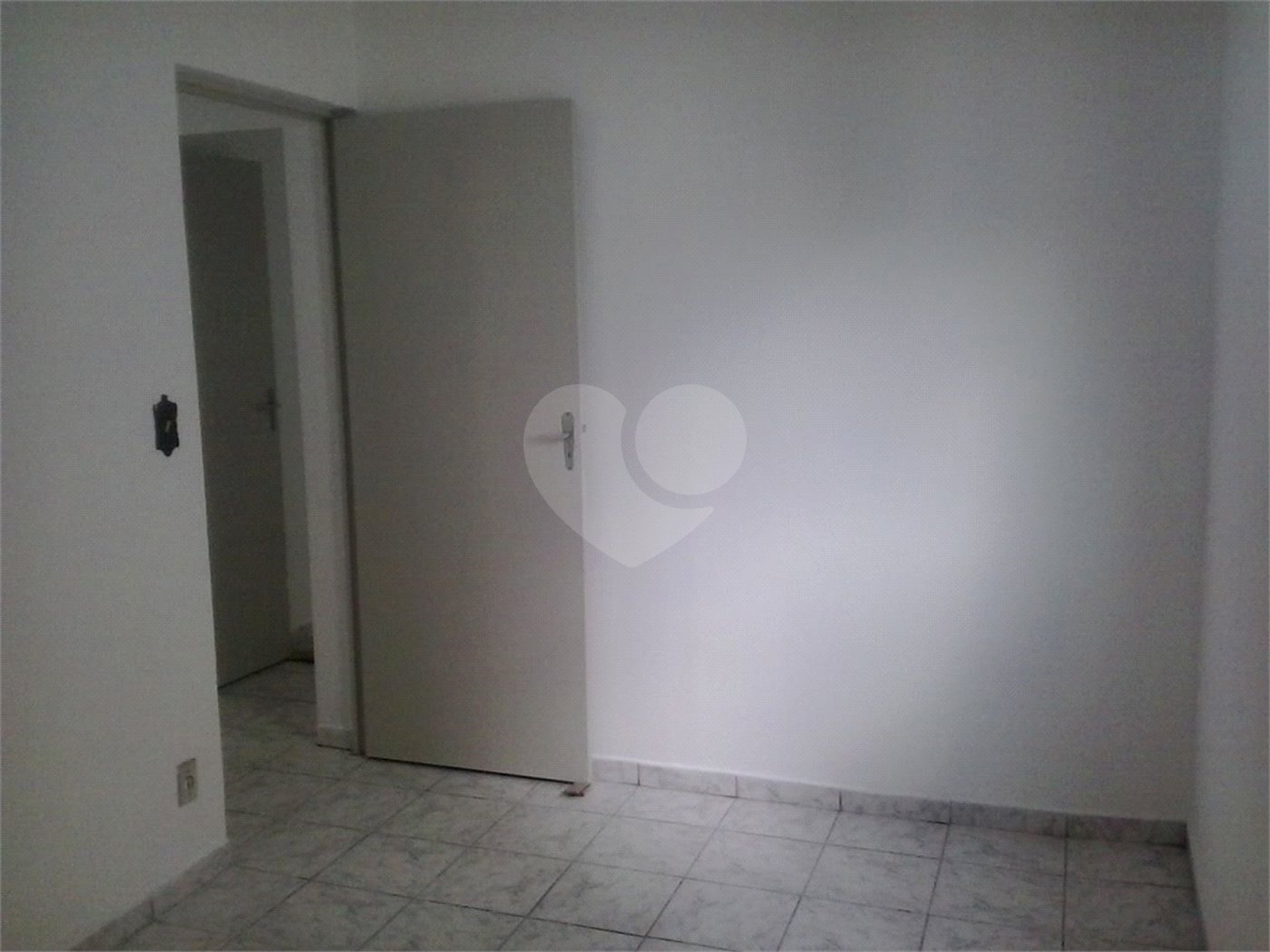 Apartamento à venda com 2 quartos em Vila Perracini, Poá, SP