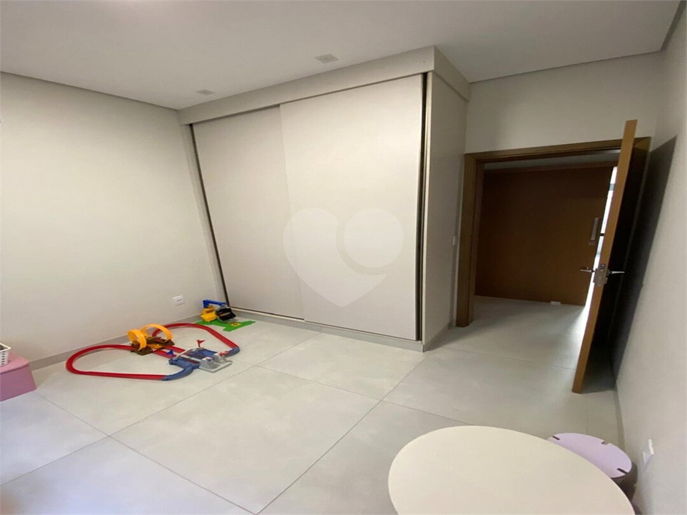 Casa à venda com 3 suítes no condomínio Quinta dos Ventos, Ribeirão Preto - SP