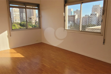 Apartamento para alugar com 3 quartos, sendo 1 suíte, em Jardim Europa, São Paulo, SP