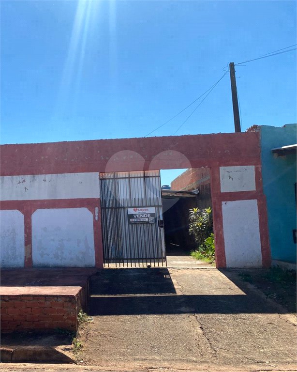 Casa à venda com 2 quartos em Jardim Vitoria, Ponta Porã, MS
