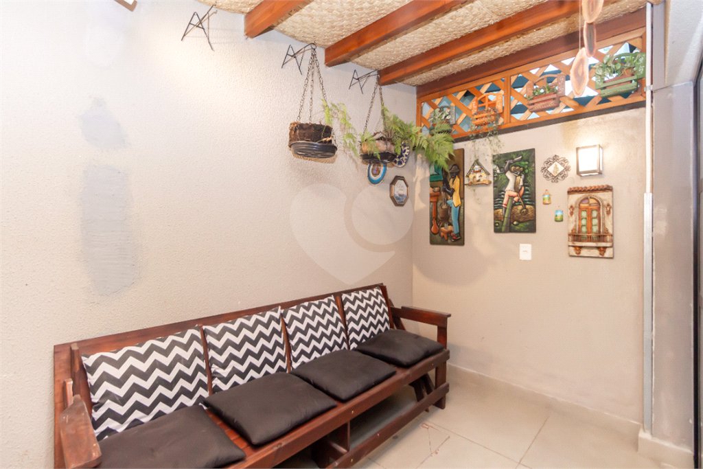 Casa à venda com 2 quartos, sendo 1 suíte, no condomínio Vloft, São Paulo - SP