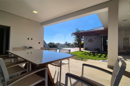 Casa à venda com 5 quartos, sendo 3 suítes, no condomínio Residencial Vale do Lago, Sorocaba - SP