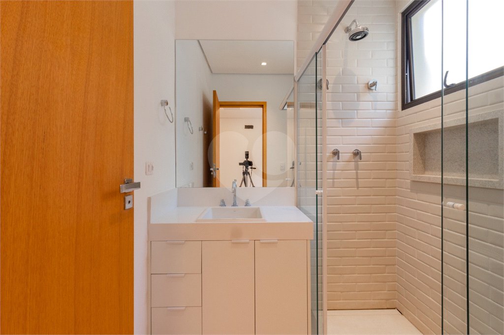 Casa à venda com 4 quartos, sendo 1 suíte, em Jardim Guedala, São Paulo, SP