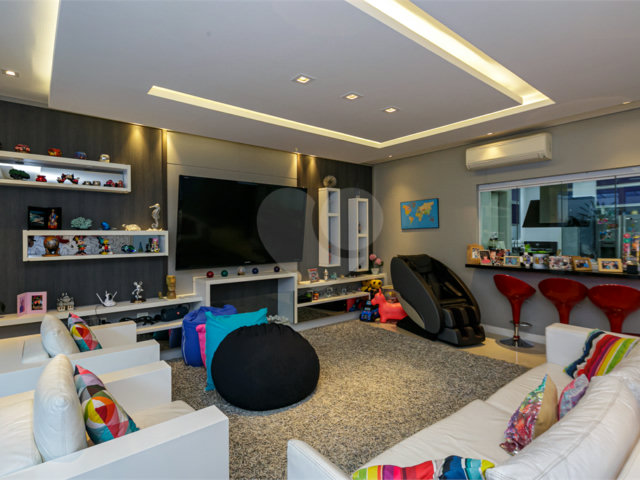 Casa à venda com 3 suítes no condomínio Modigliani, São Paulo - SP