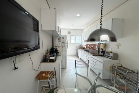 Casa à venda com 4 quartos, sendo 1 suíte, no condomínio Taquaral, São Paulo - SP