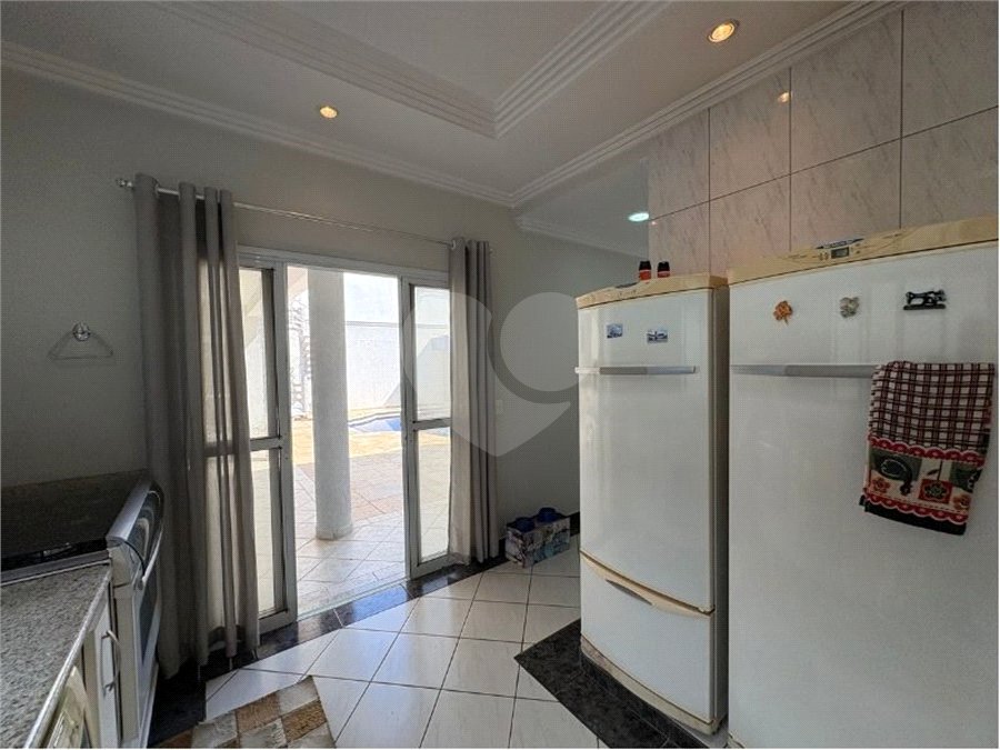 Casa à venda com 5 quartos, sendo 3 suítes, no condomínio Granja Olga III, Sorocaba - SP