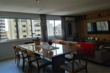 Apartamento à venda com 3 quartos, sendo 1 suíte,  em Santa Cecília, São Paulo, SP
