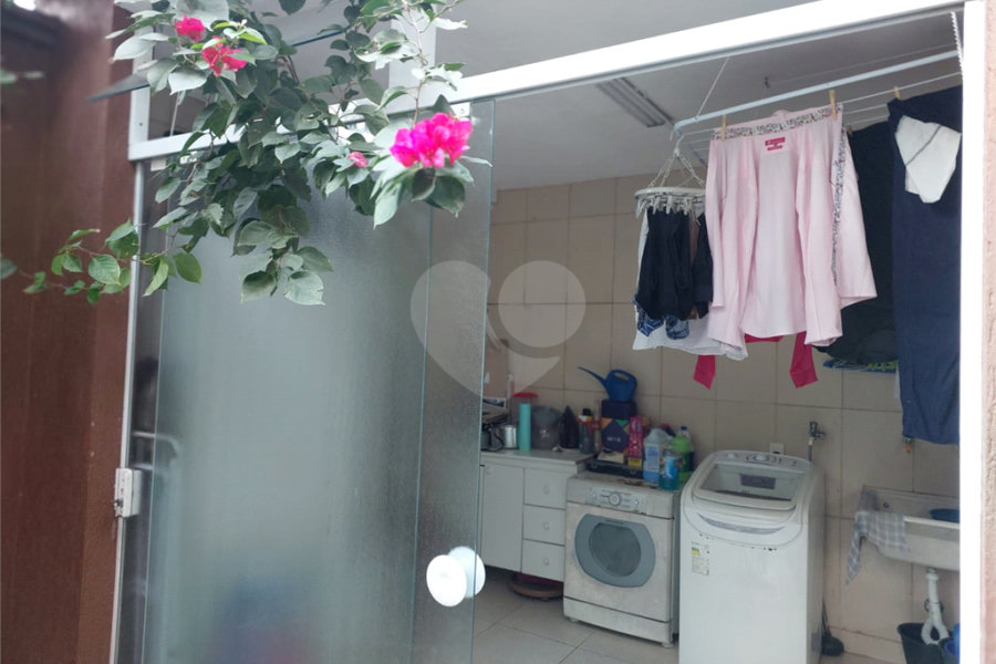 Casa à venda com 3 quartos, sendo 1 suíte, no condomínio Algarve Residencial, São Paulo - SP