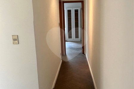 Sobrado à venda com 3 quartos, sendo 1 suíte, em Chácara Santo Antônio, São Paulo, SP