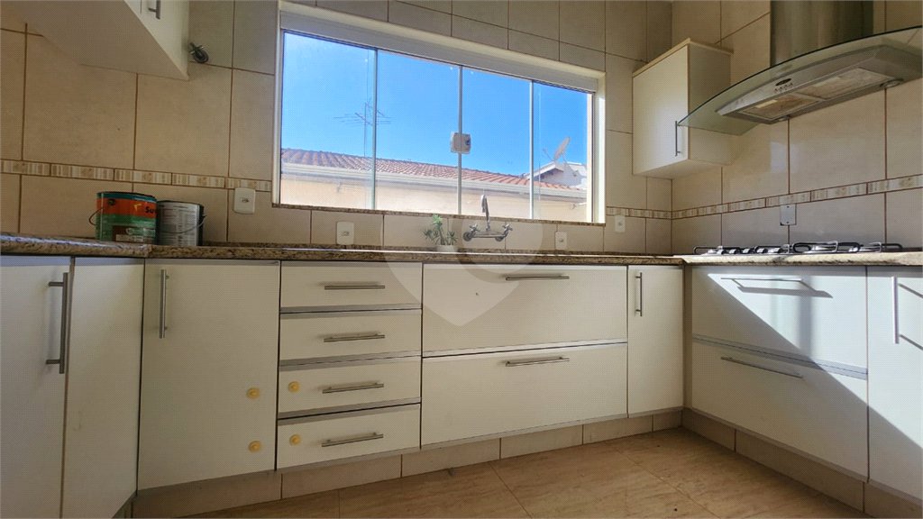 Sobrado para alugar com 3 quartos, sendo 1 suíte, em Altos do Jaraguá, Araraquara, SP