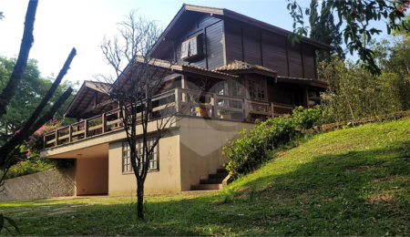 Casa à venda ou para alugar com 5 quartos, sendo 1 suíte, no condomínio Sausalito, Mairiporã - SP