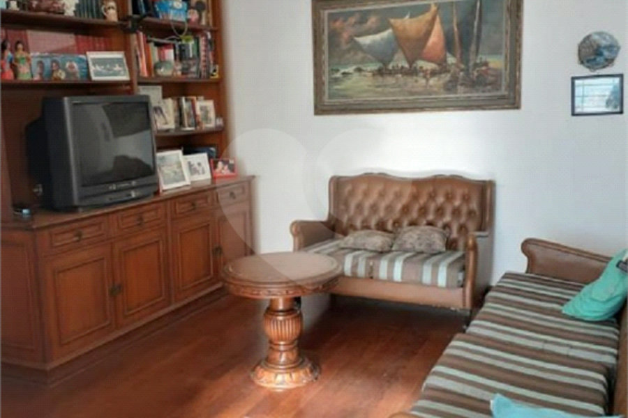 Sobrado à venda com 3 quartos, sendo 1 suíte, em Vila Mariana, São Paulo, SP