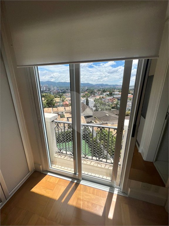 Apartamento à venda com 4 quartos, sendo 2 suítes,  em Vila Oliveira, Mogi das Cruzes, SP