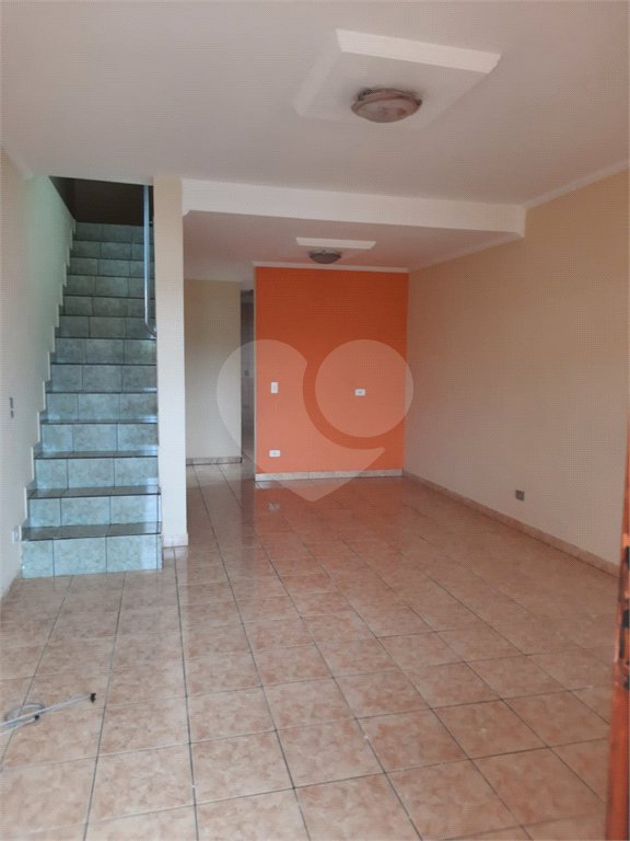 Sobrado à venda com 3 quartos, sendo 1 suíte, em Portal da Primavera, Cotia, SP