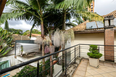 Casa à venda com 5 quartos, sendo 4 suítes, no condomínio Villa de Monterey, São Paulo - SP