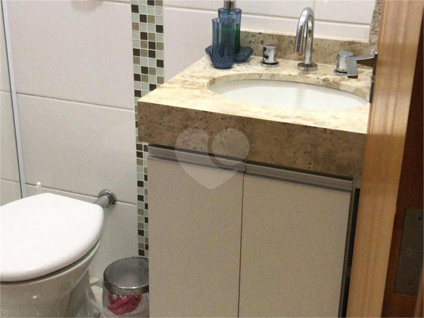 Casa à venda com 3 quartos, sendo 1 suíte,  no condomínio Horto Florestal II, Sorocaba - SP