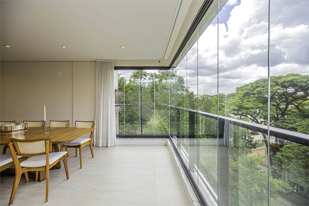 Apartamento à venda com 3 suítes em Cidade Jardim, São Paulo, SP