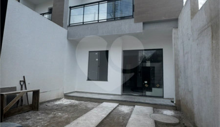 Casa à venda com 2 suítes no condomínio Residencial Camila, Rio de Janeiro - RJ
