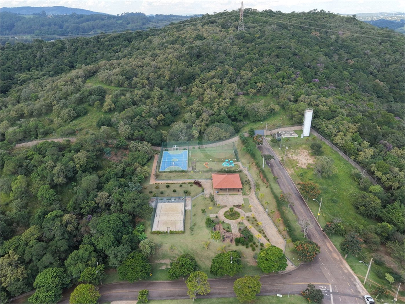 Terreno à venda no condomínio Jardim Primavera, Louveira - SP