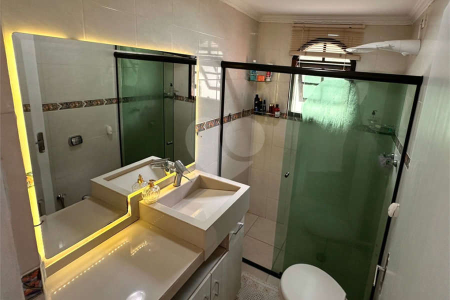 Casa à venda com 5 quartos, sendo 3 suítes, no condomínio Jd Itatinga, São Paulo - SP
