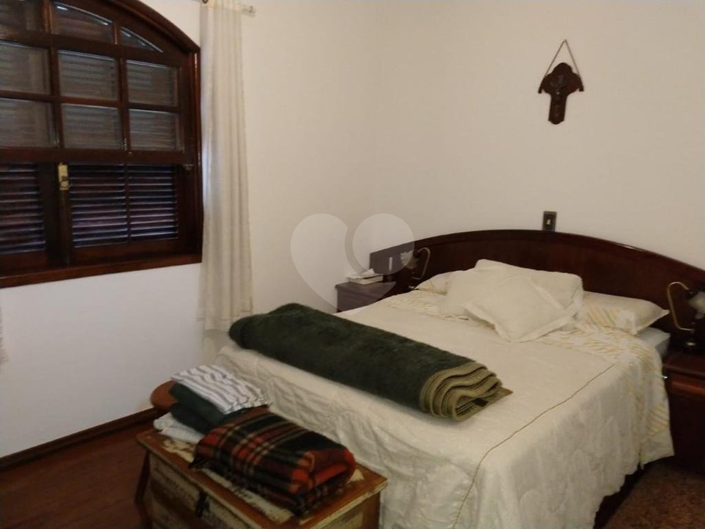 Casa à venda com 4 quartos, sendo 1 suíte, no condomínio Parque Imperial da Cantareira, Mairiporã - SP