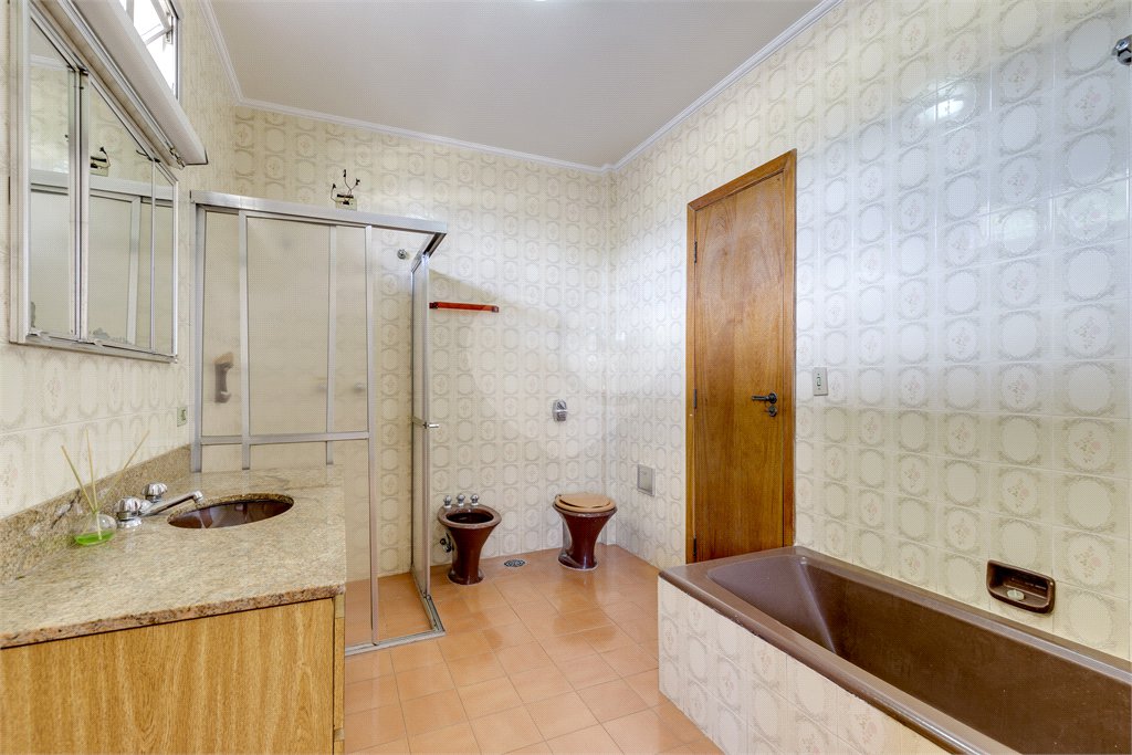 Casa à venda com 4 quartos, sendo 3 suítes, em Jardim Marajoara, São Paulo, SP