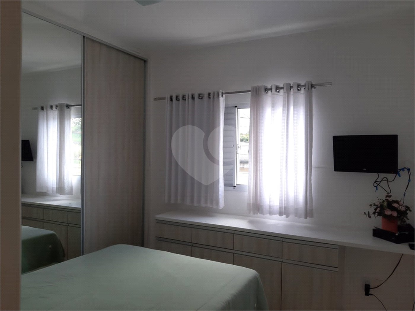 Sobrado à venda com 3 quartos, sendo 1 suíte, em Vila Suissa, Mogi das Cruzes, SP