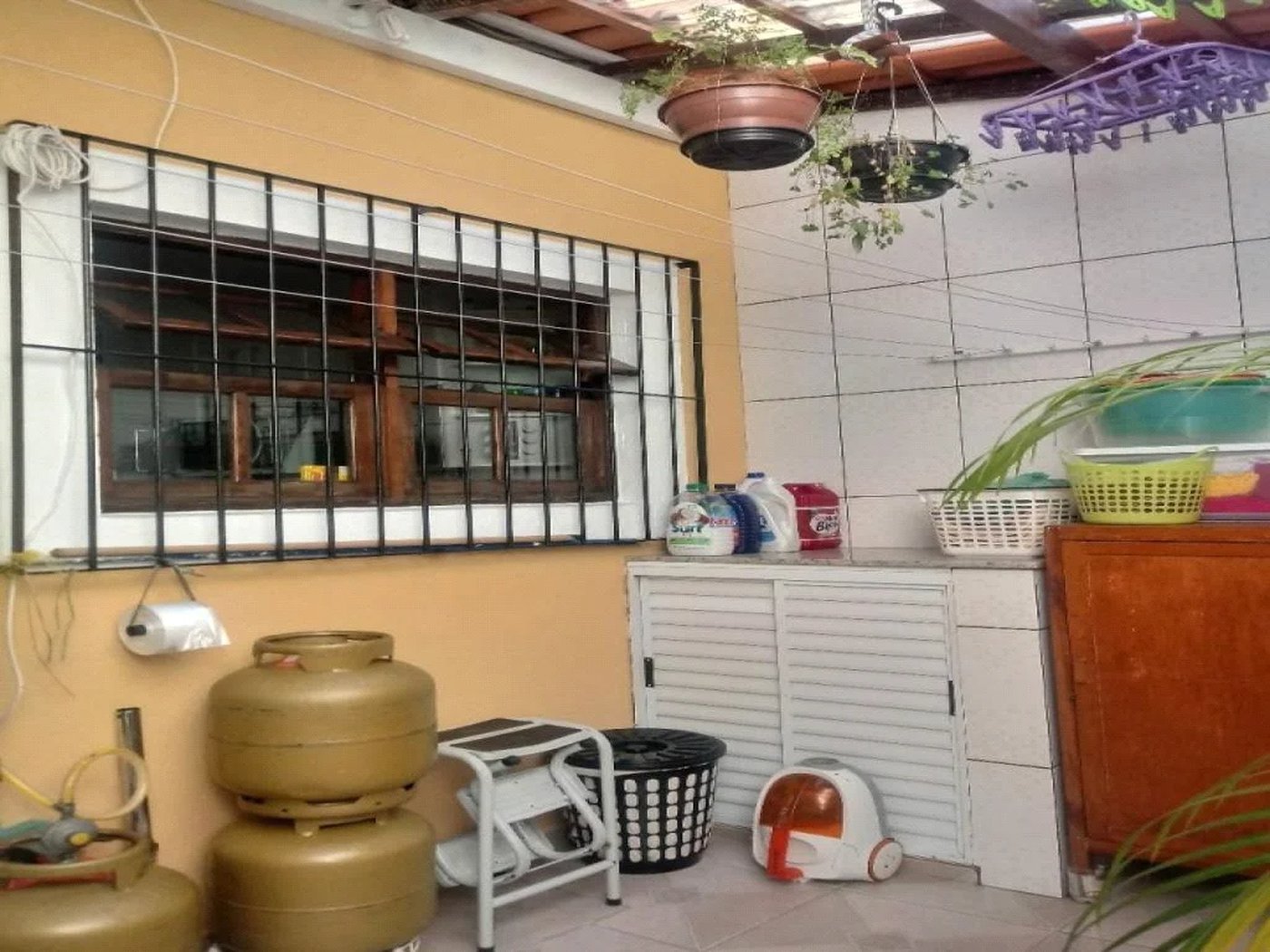 Casa à venda com 3 quartos, sendo 1 suíte, no condomínio Alcides Moreira, São Paulo - SP