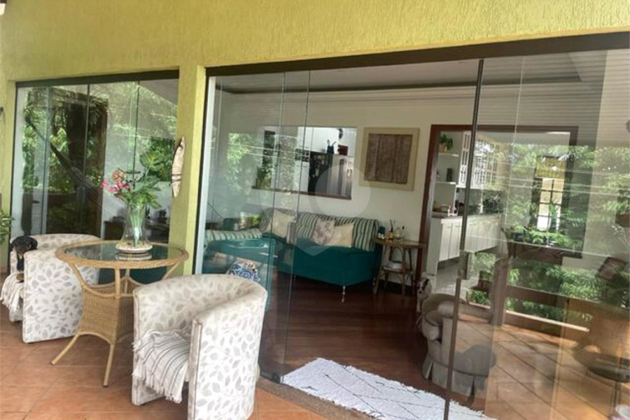 Casa à venda com 3 quartos, sendo 1 suíte, no condomínio Clube de Campo Mairiporã, Mairiporã - SP