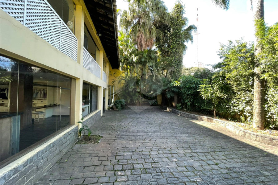 Sobrado à venda com 4 suítes em Sumaré, São Paulo, SP