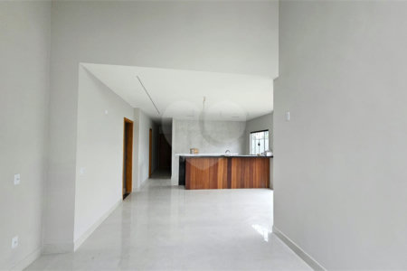 Casa à venda com 3 quartos, sendo 1 suíte, no condomínio Grand Park, Rio de Janeiro - RJ