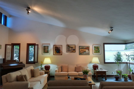 Casa à venda com 6 quartos, sendo 3 suítes, em Morumbi, São Paulo, SP