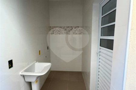 Casa com 02 Dormitórios á venda, em Cidade Aracy 2.