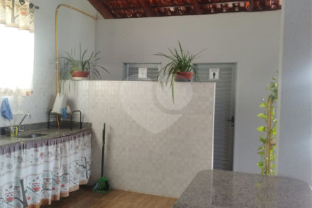 Apartamento à venda com 2 quartos, sendo 1 suíte,  em Estância Itaguaí, Caldas Novas, GO