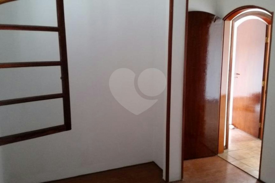 Sobrado à venda com 4 quartos em Vila Guilherme, São Paulo, SP