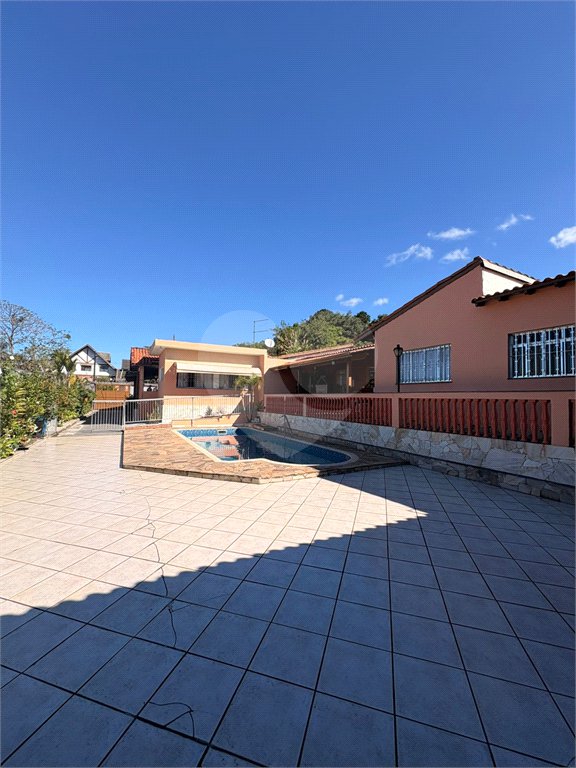 Casa Térrea à venda com 3 quartos em Vila Áurea, Poá, SP