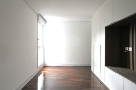 Casa à venda com 4 suítes no condomínio Premiere, São Paulo - SP