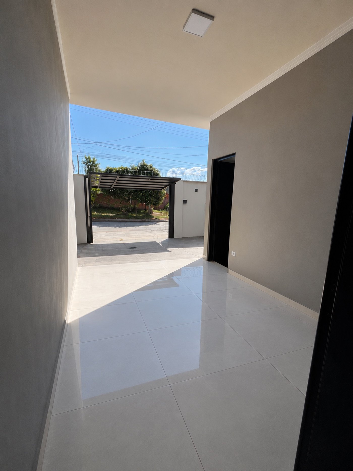 Casa à venda com 3 quartos, sendo 1 suíte,  em Parque Residencial Quinta da Lagoa, Três Lagoas, MS