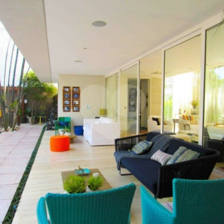 Casa à venda com 4 suítes no condomínio Bauhaus, São Paulo - SP