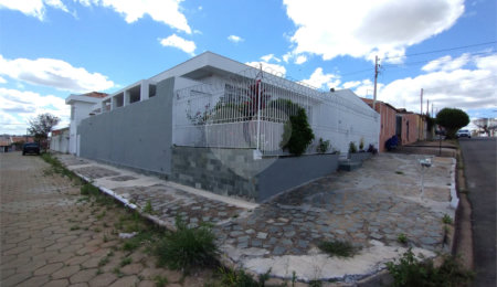 Casa à venda ou para alugar com 4 quartos, sendo 3 suítes,  no Centro, Itapetininga, SP