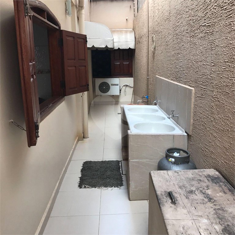 Sobrado à venda com 3 quartos, sendo 2 suítes, em Jardim Tropical, Cuiabá, MT