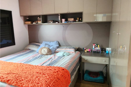 Casa à venda com 3 quartos, sendo 1 suíte, no condomínio Horto Florestal Villagio, Sorocaba - SP