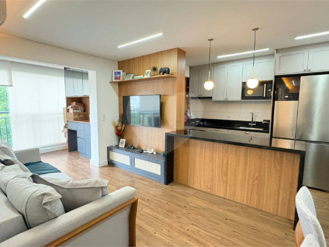 Apartamento à venda com 3 quartos, sendo 1 suíte,  em Santo Amaro, São Paulo, SP