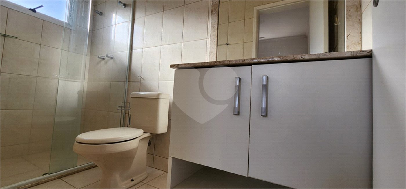 Casa à venda com 3 suítes no condomínio Recanto dos Paturis, Vinhedo - SP
