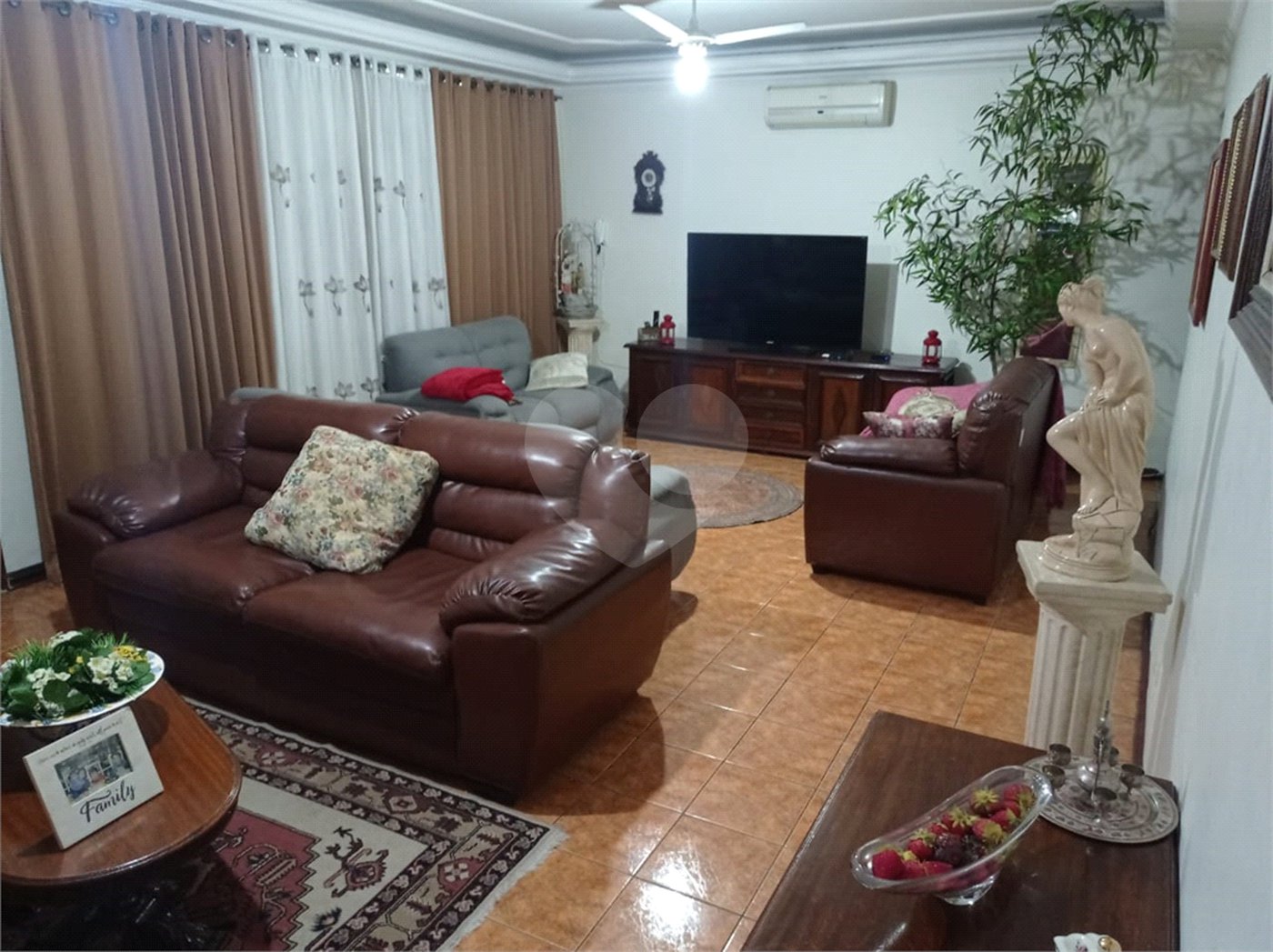 Casa à venda com 5 suítes em Vila Medeiros, São Paulo, SP