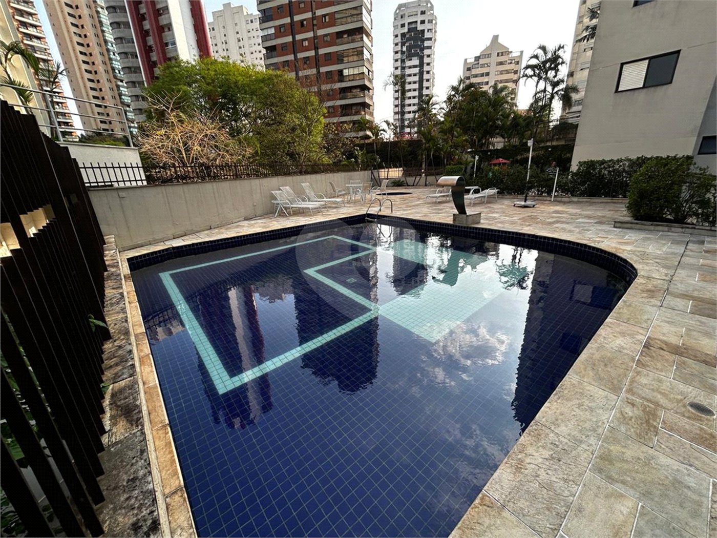 Apartamento à venda com 3 quartos, sendo 1 suíte,  em Vila Andrade, São Paulo, SP