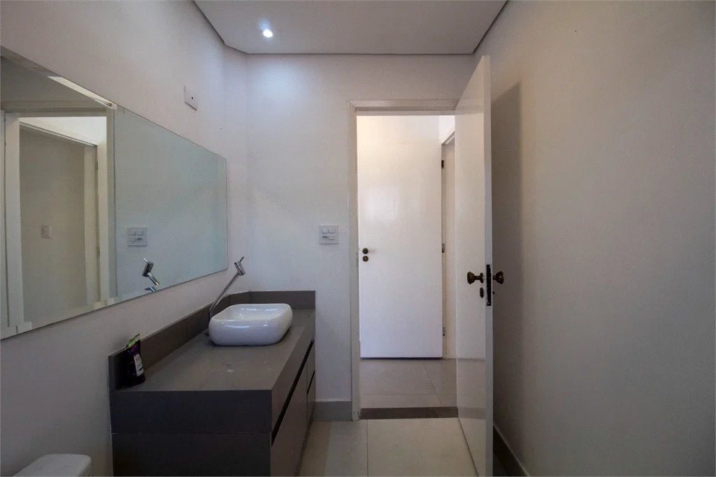 Casa à venda com 3 quartos, sendo 1 suíte, em Brooklin Paulista, São Paulo, SP