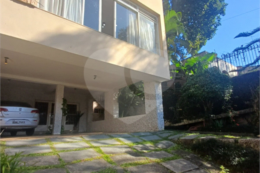 Sobrado à venda com 5 suítes em Vila Albertina, São Paulo, SP