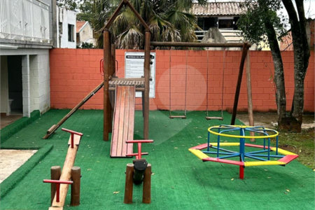 Casa à venda com 2 quartos no condomínio Carvalho Lagares, Poá - SP